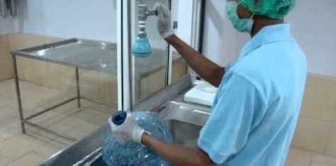 Sanitizing 5 gallon Bottles